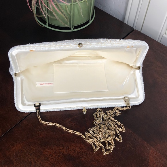 White Seed Bead Bag with Key Chain - Picture 13 of 16